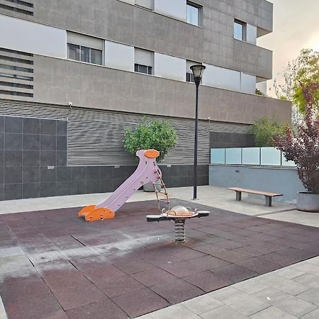 Cozy Apartment Forum Beach Сан-Адриан-де-Бесос Экстерьер фото