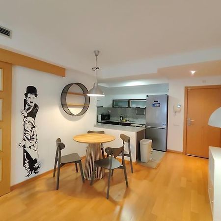 Cozy Apartment Forum Beach Сан-Адриан-де-Бесос Экстерьер фото